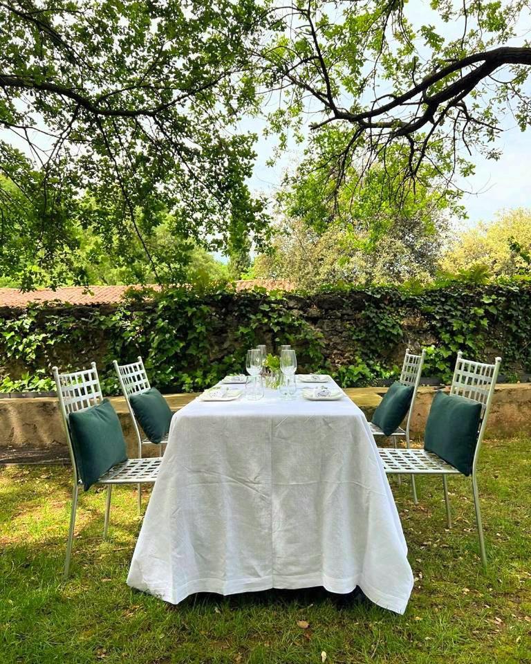 Hostal Les Cols Pavellons Olot Exterior foto