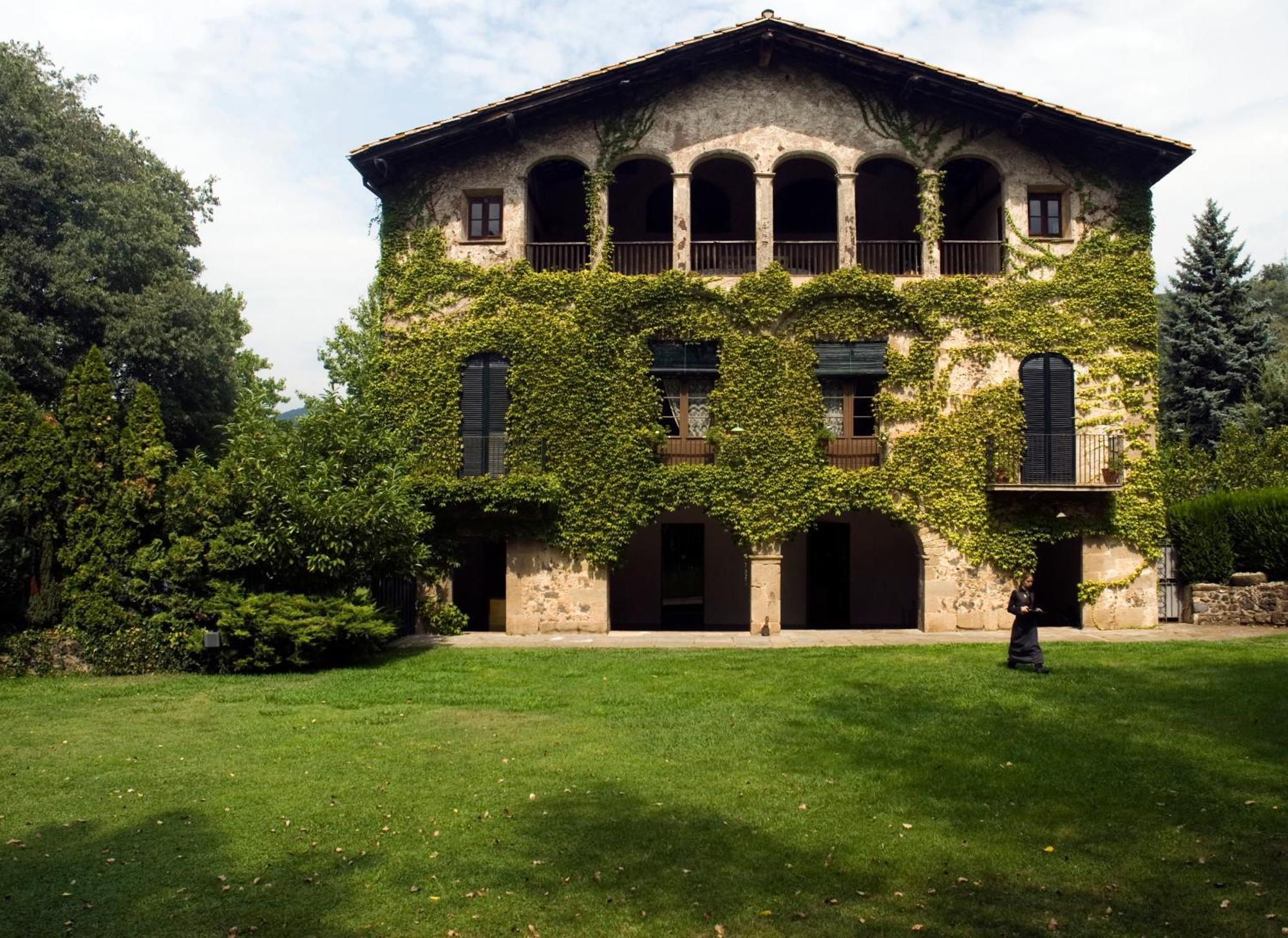 Hostal Les Cols Pavellons Olot Exterior foto